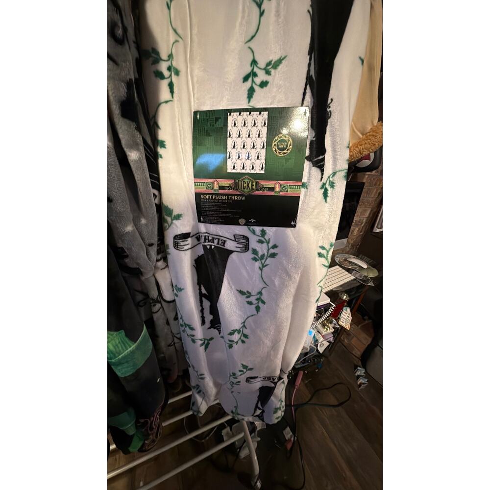Wicked Elohaba blanket